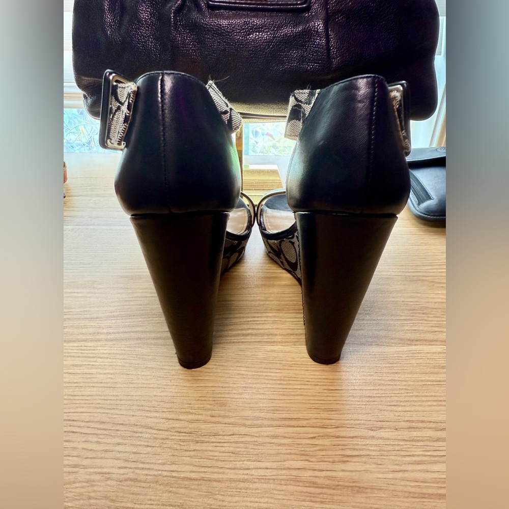 Coach Jerri Wedge Heels with C Signature - Picture 4 of 7